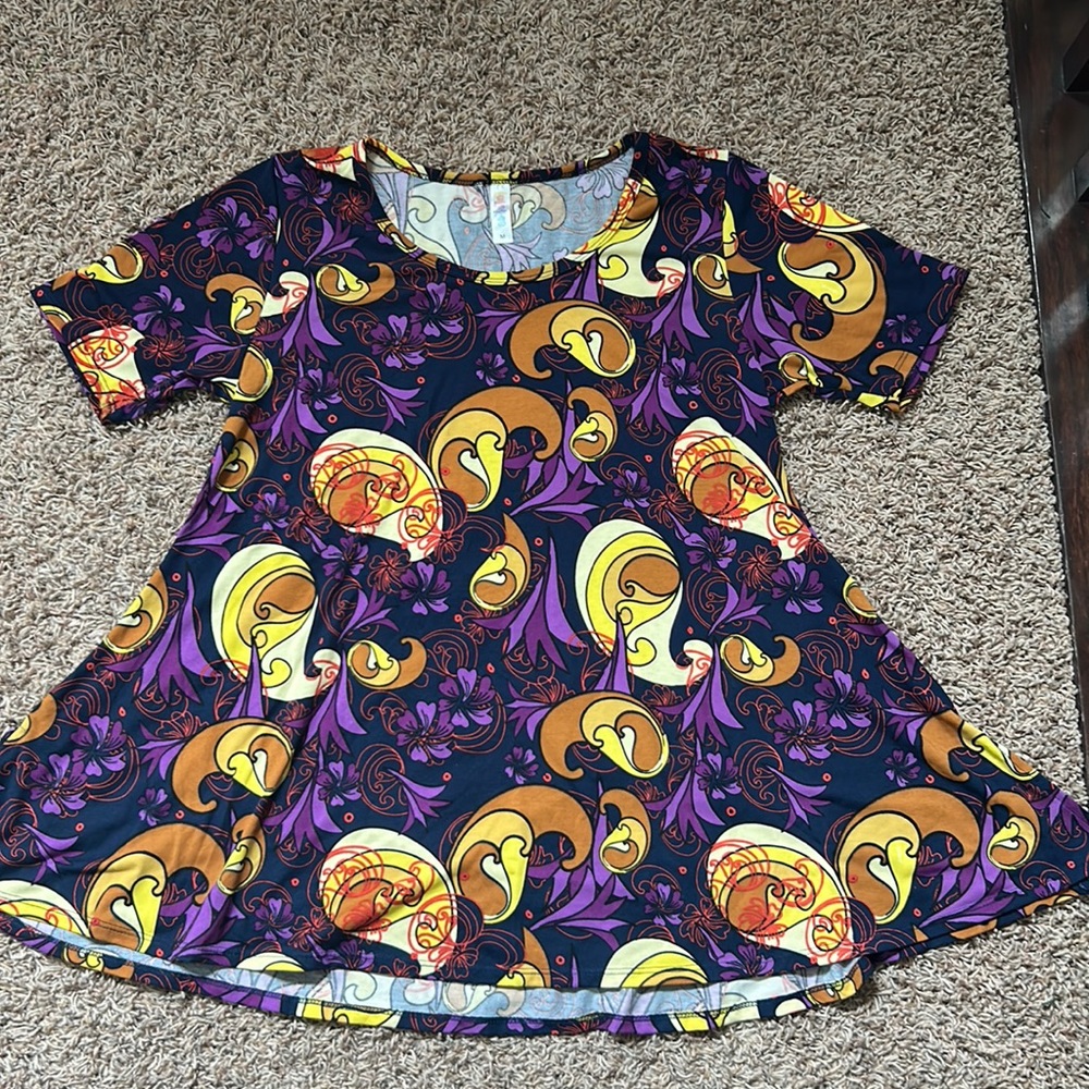 LuLaRoe Size Medium Tunic Bold Print Flowy